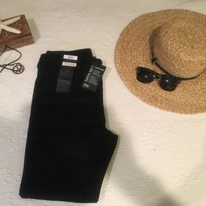 NEVER WORN Black Skinny High Rise Jeans